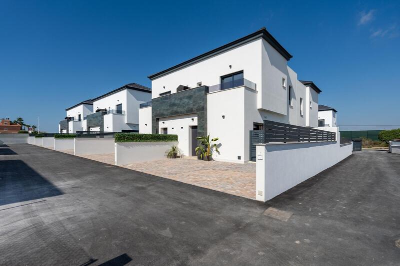 Townhouse for sale in Gran Alacant, Alicante