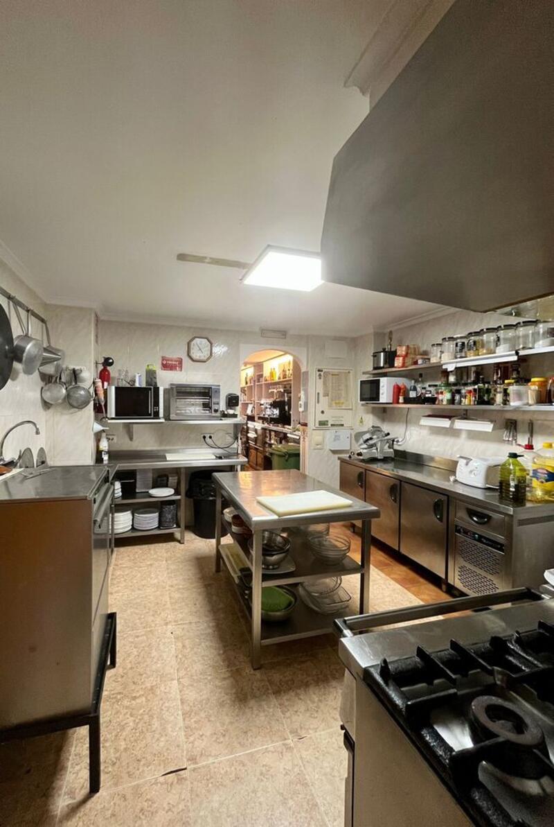 Kommersiella fastigheter till salu