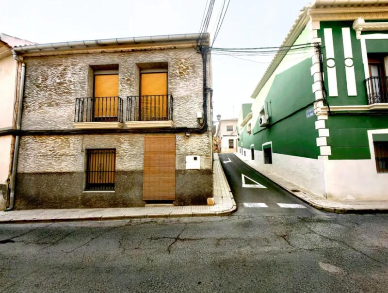 5 bedroom Townhouse for sale