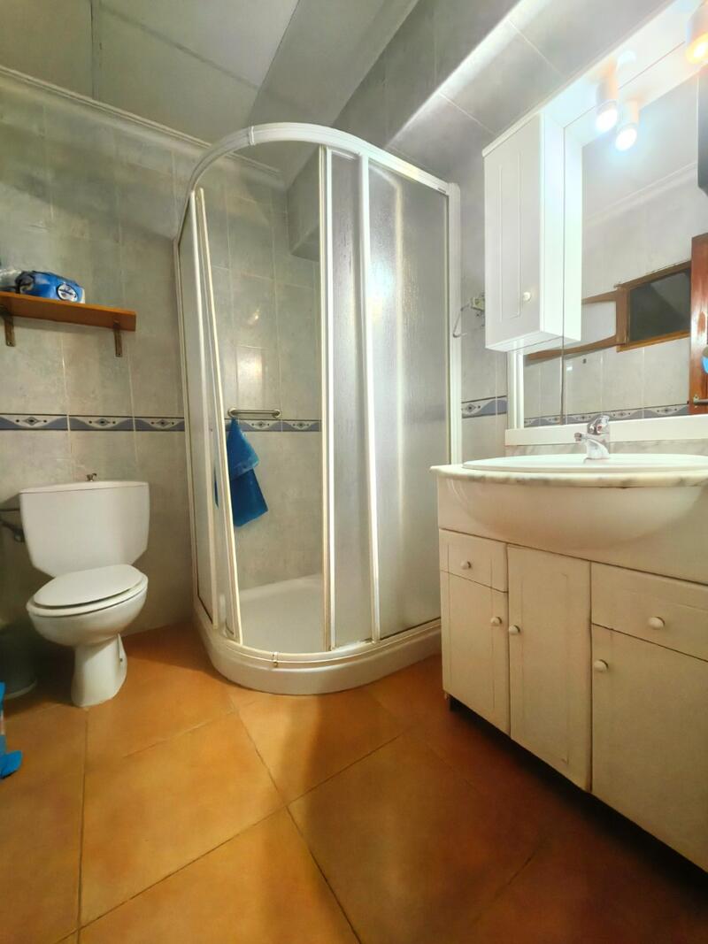 5 bedroom Townhouse for sale