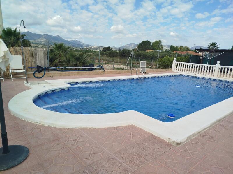 Villa till salu i La Romana, Alicante