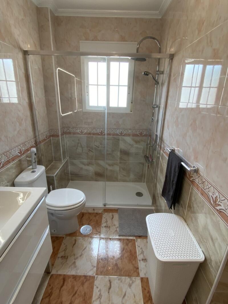 2 bedroom Townhouse for sale
