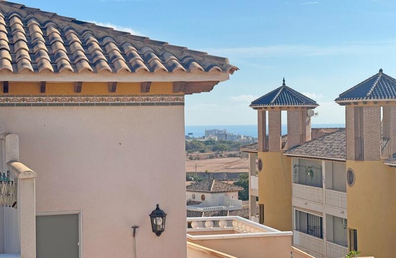 2 bedroom Townhouse for sale