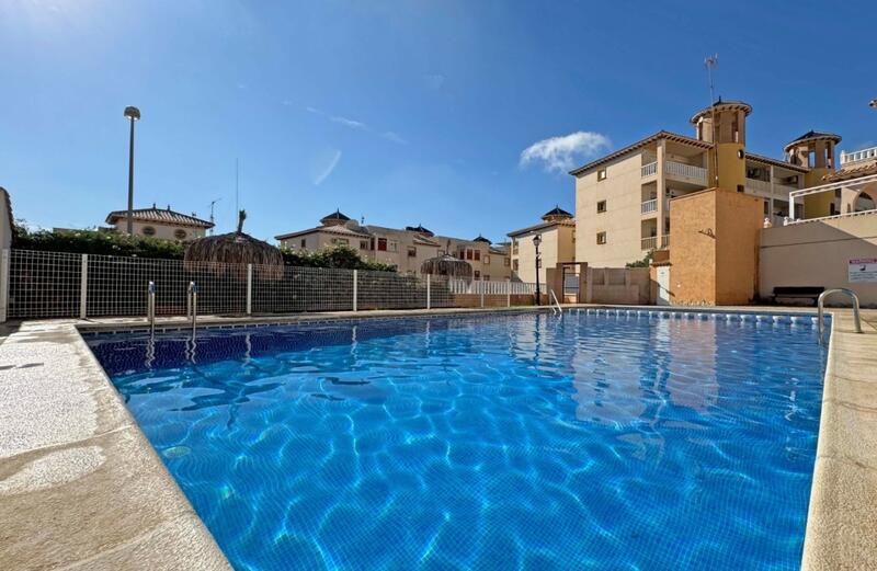 2 bedroom Townhouse for sale