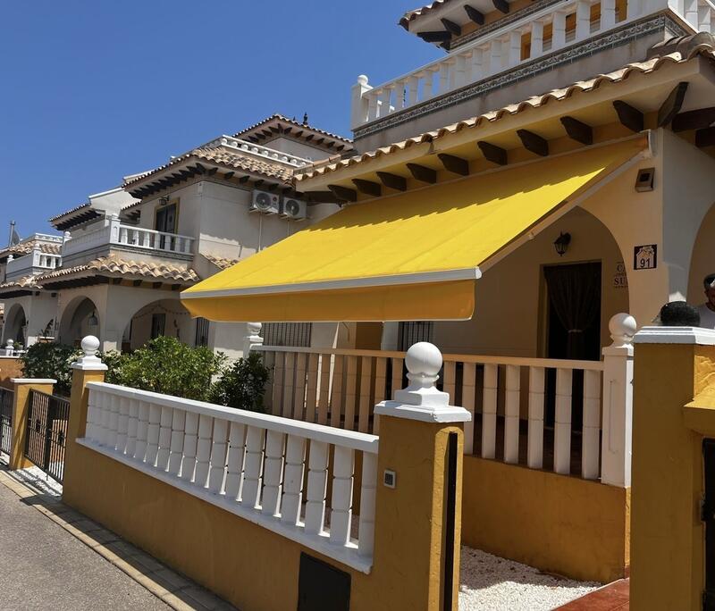 2 bedroom Townhouse for sale