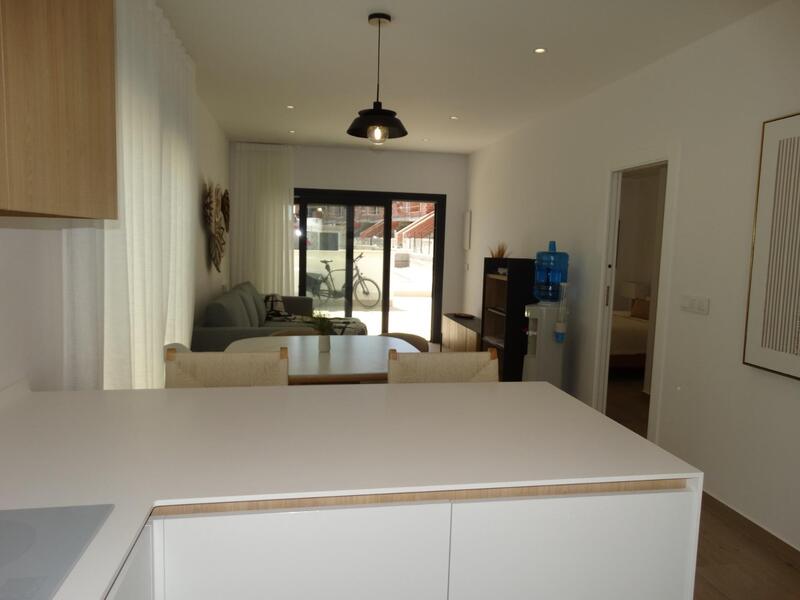 2 slaapkamer Gezinswoning Te koop