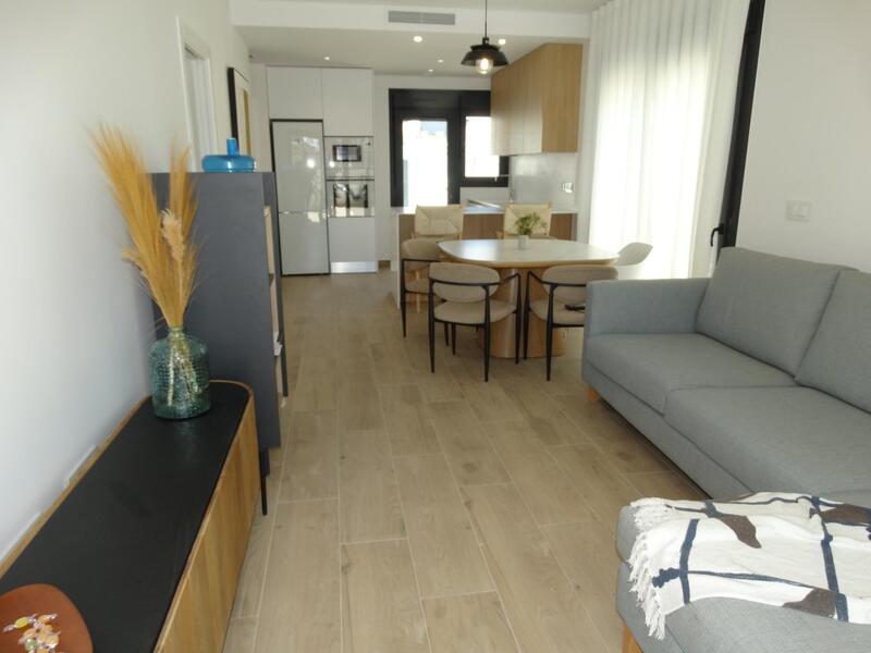 2 slaapkamer Gezinswoning Te koop