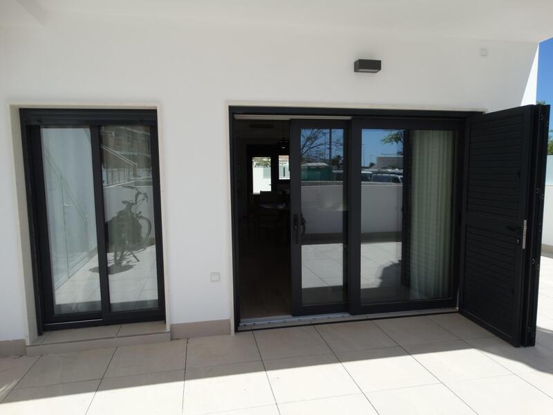 2 slaapkamer Gezinswoning Te koop