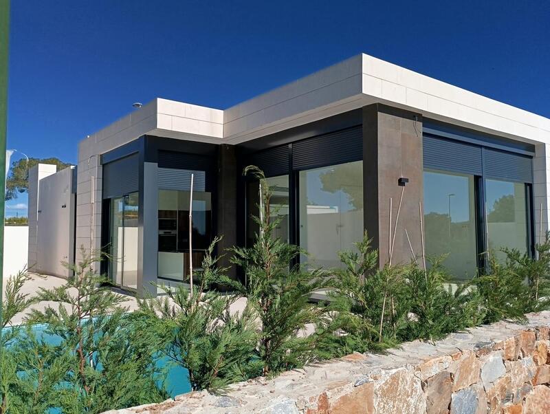 Villa en venta en Pilar de la Horadada, Alicante