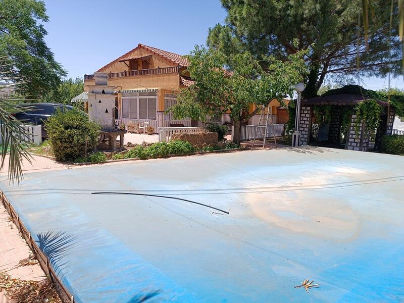 Villa for sale in Yecla, Murcia