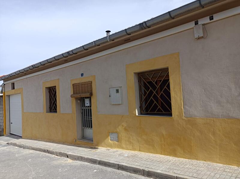 3 bedroom Townhouse for sale