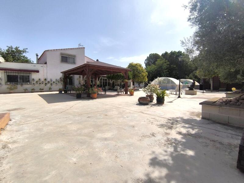 Villa for sale in Villena, Alicante