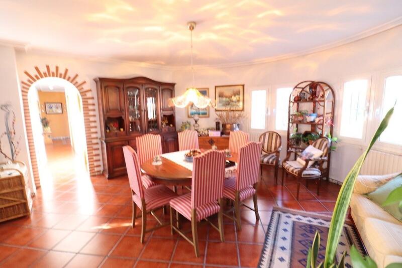 5 slaapkamer Grotwoning Te koop