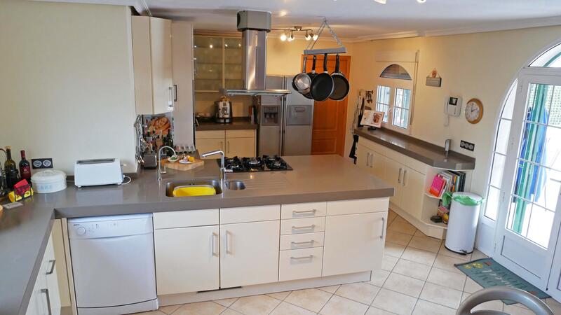6 Cuarto Villa en venta