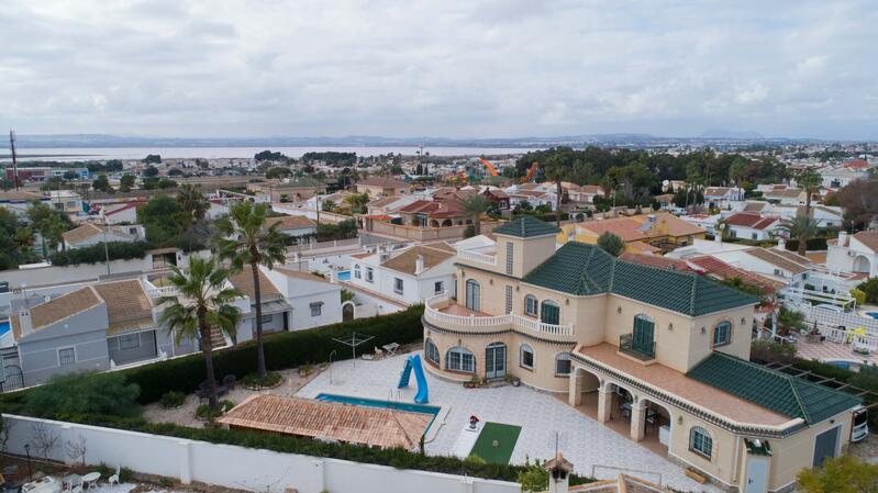 6 Cuarto Villa en venta