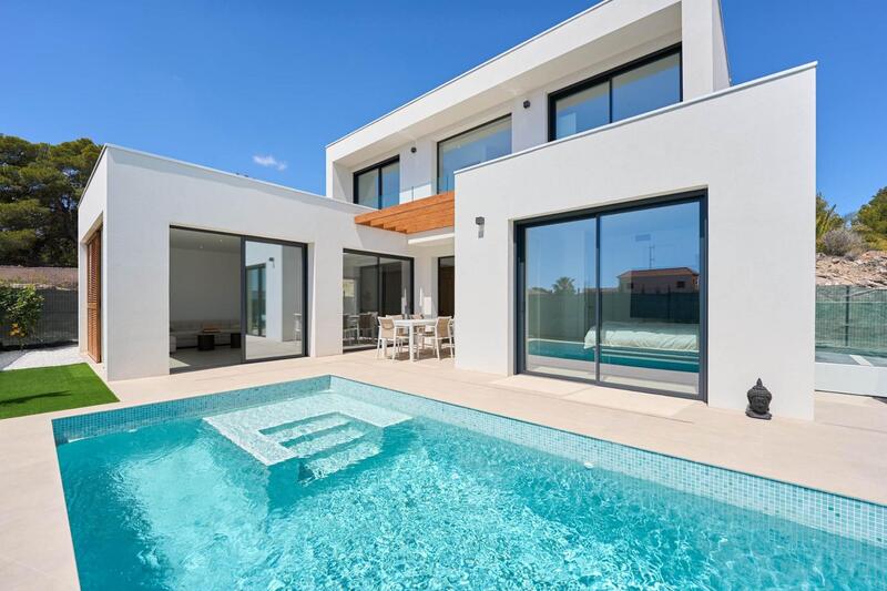 вилла продается в l'-Playa Alfas del Pí, Alicante