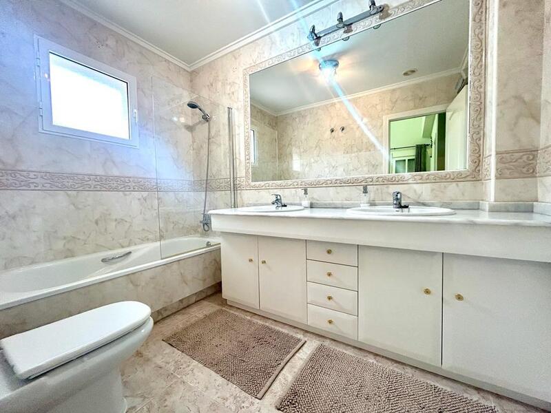 4 bedroom Villa for sale