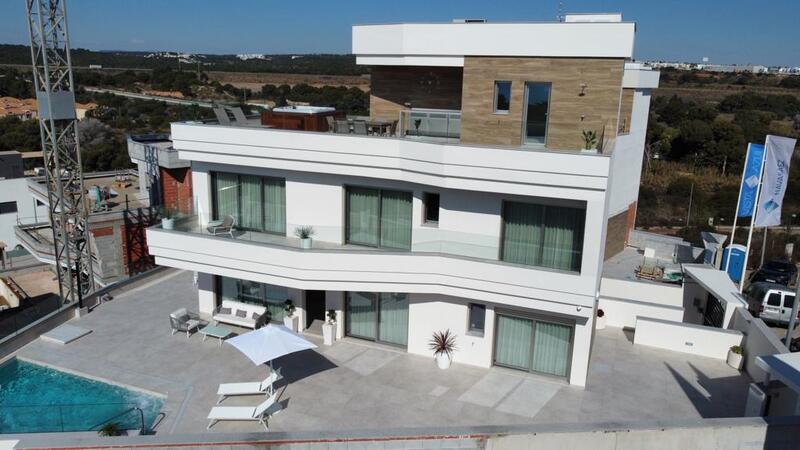 4 slaapkamer Villa Te koop