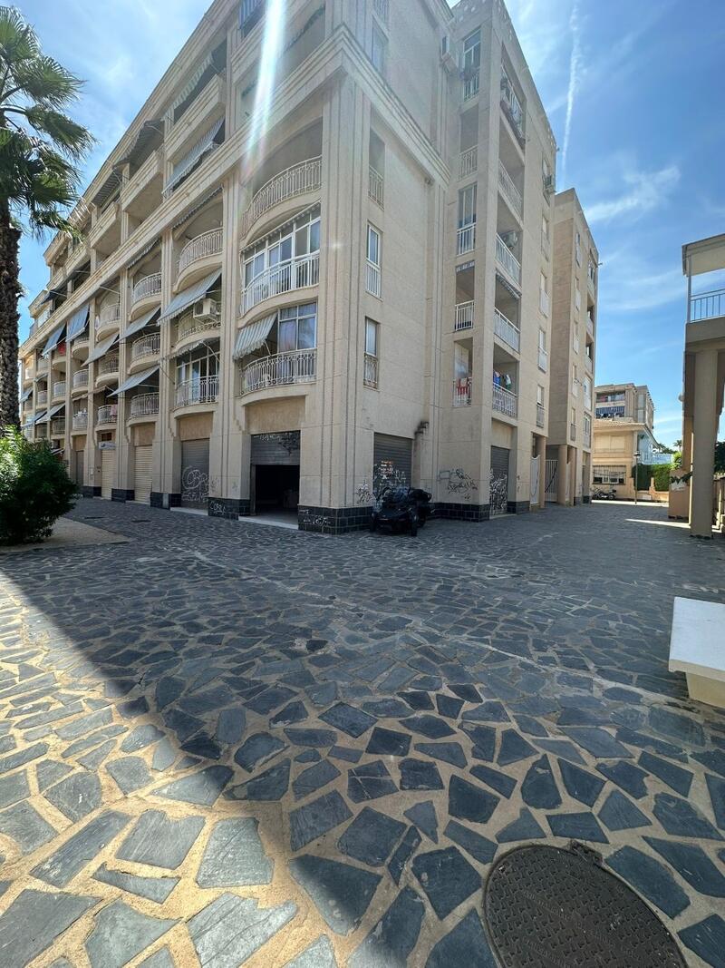 Local Commercial à vendre dans Santa Pola, Alicante