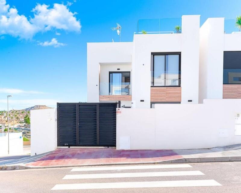 вилла продается в Benijófar, Alicante