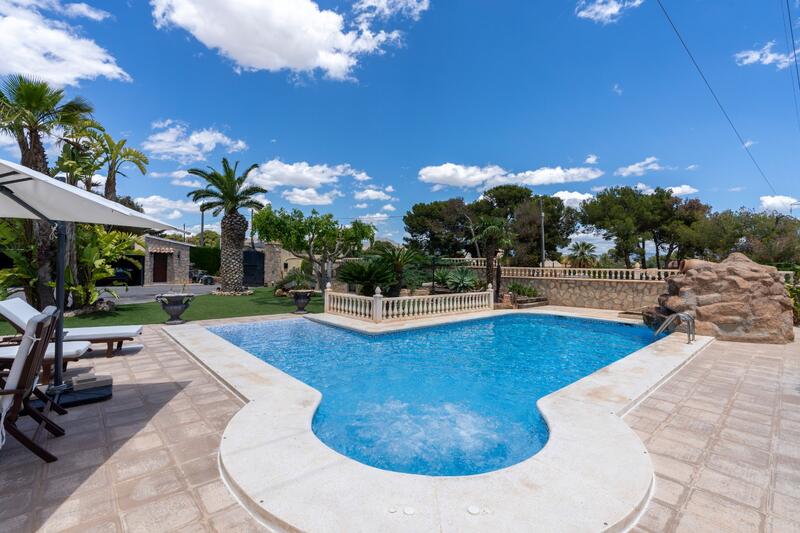 5 Cuarto Villa en venta