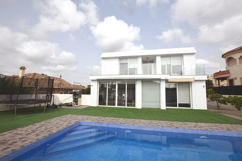 Villa Te koop in San Fulgencio, Alicante