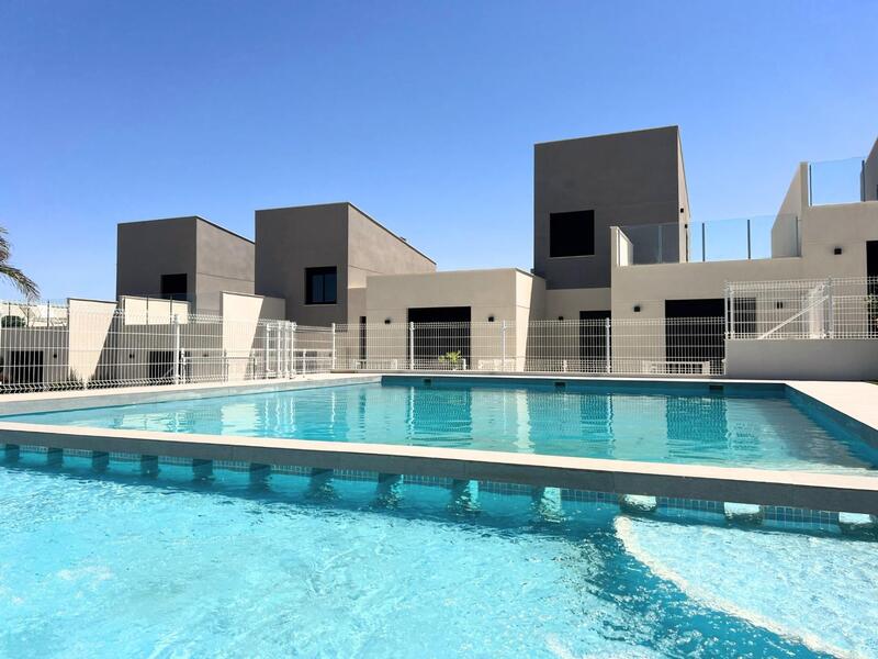 3 bedroom Townhouse for sale