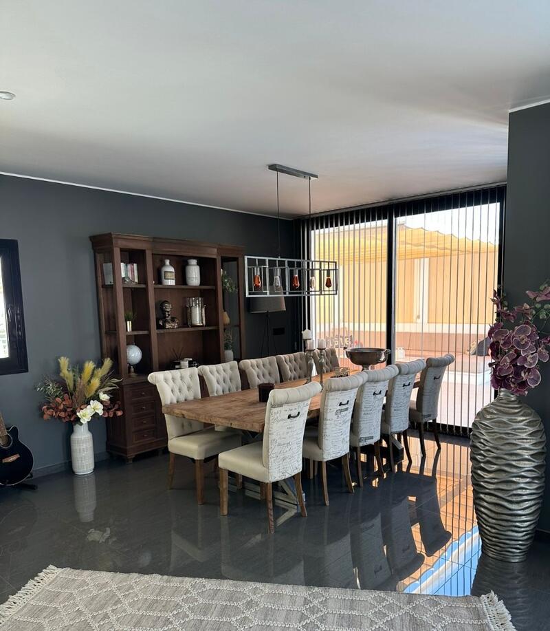7 bedroom Villa for sale