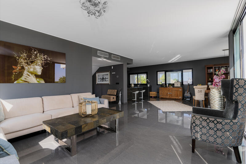 7 bedroom Villa for sale