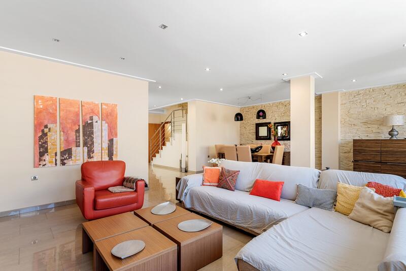 4 slaapkamer Gezinswoning Te koop