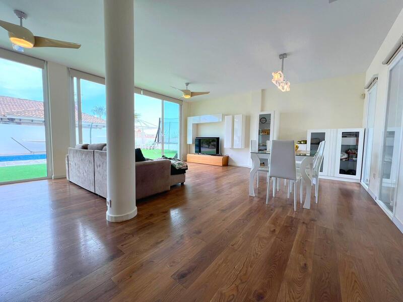 6 Schlafzimmer Villa zu verkaufen