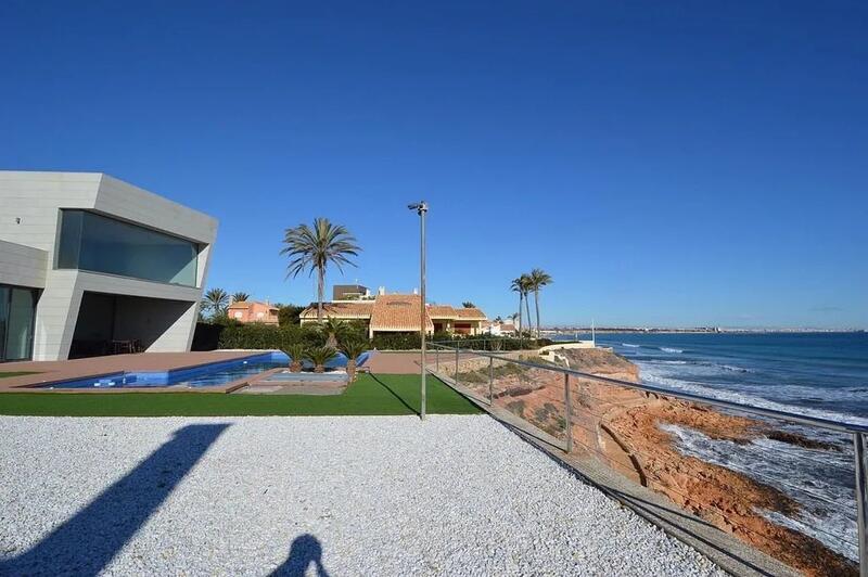 Villa til salg i Orihuela Costa, Alicante