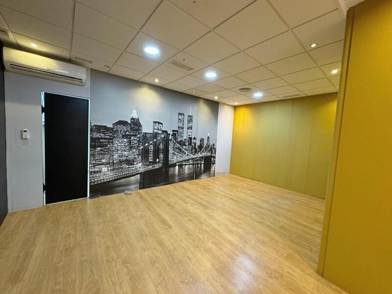 1 chambre Local Commercial à vendre