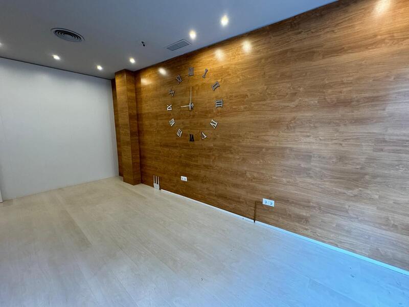 1 chambre Local Commercial à vendre