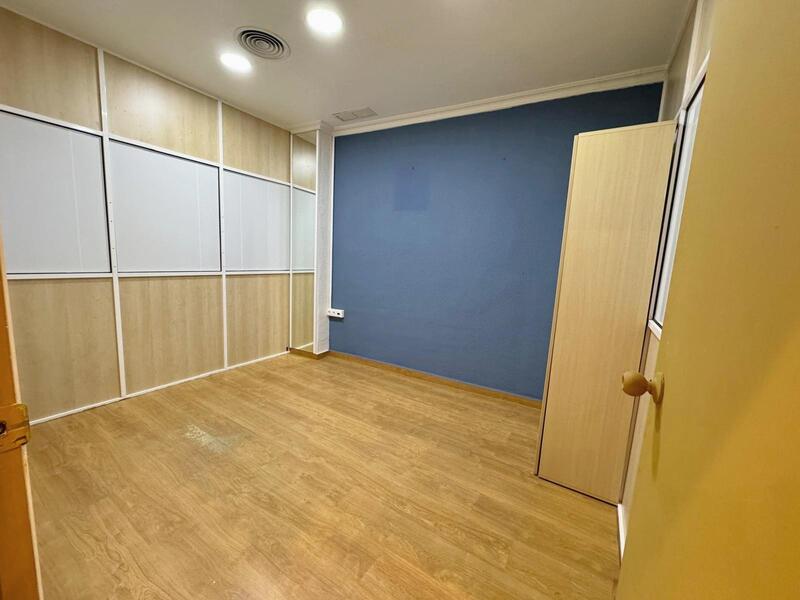 1 chambre Local Commercial à vendre