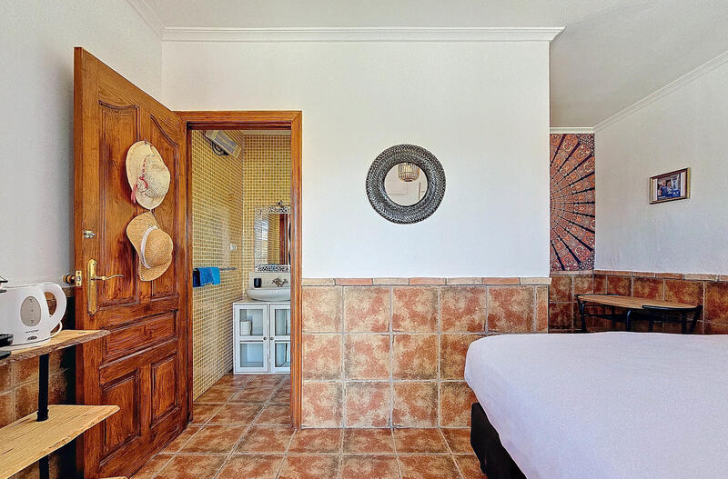6 bedroom Country House for sale