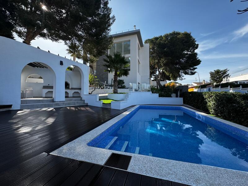 Villa til salg i Torrevieja, Alicante