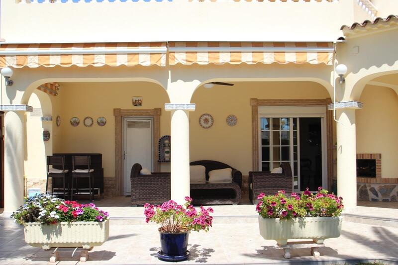 4 Schlafzimmer Villa zu verkaufen