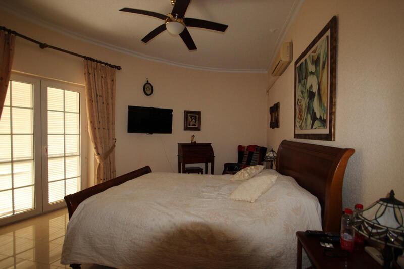 4 Schlafzimmer Villa zu verkaufen