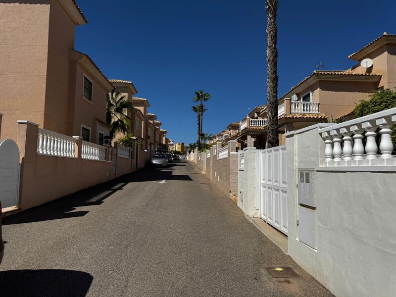 4 Cuarto Villa en venta