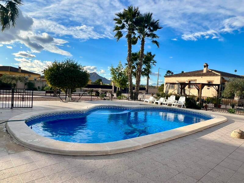 Country House for sale in Rafal, Alicante