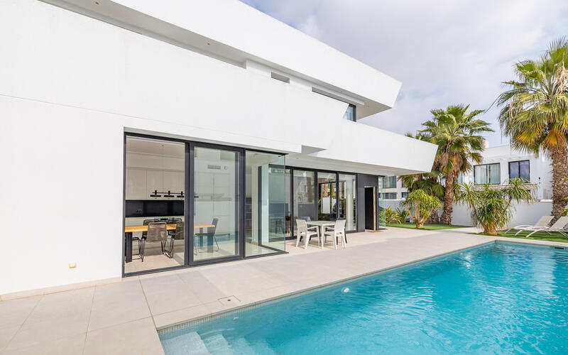 4 Cuarto Villa en venta