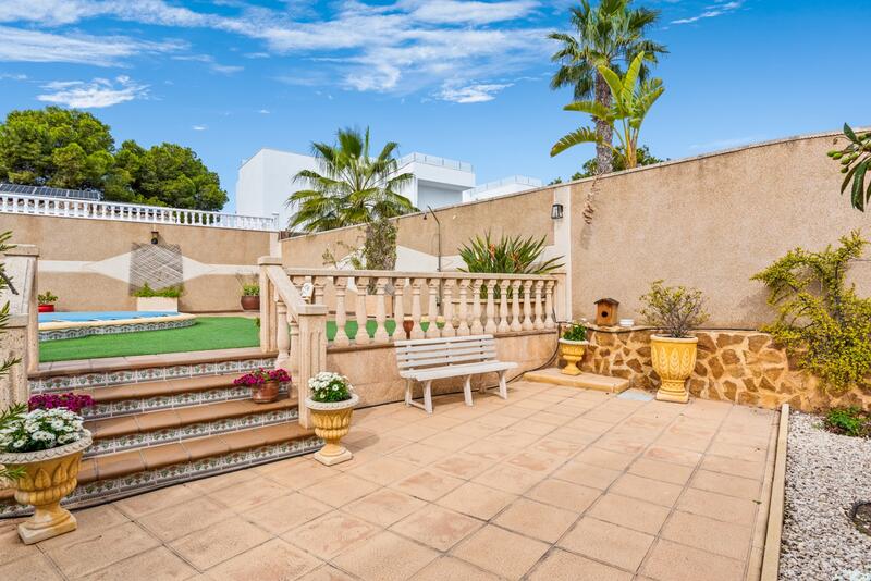 4 Schlafzimmer Villa zu verkaufen