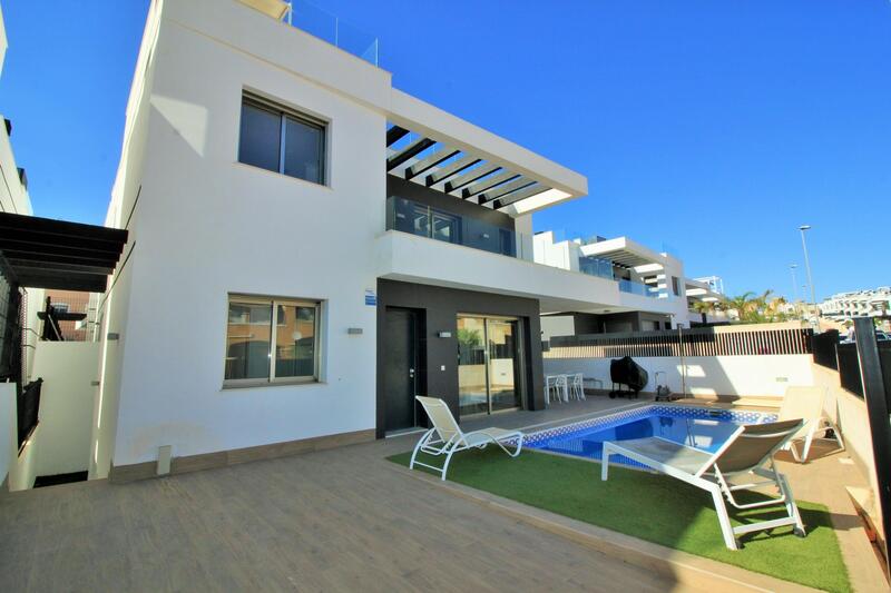 вилла продается в Villamartin, Alicante