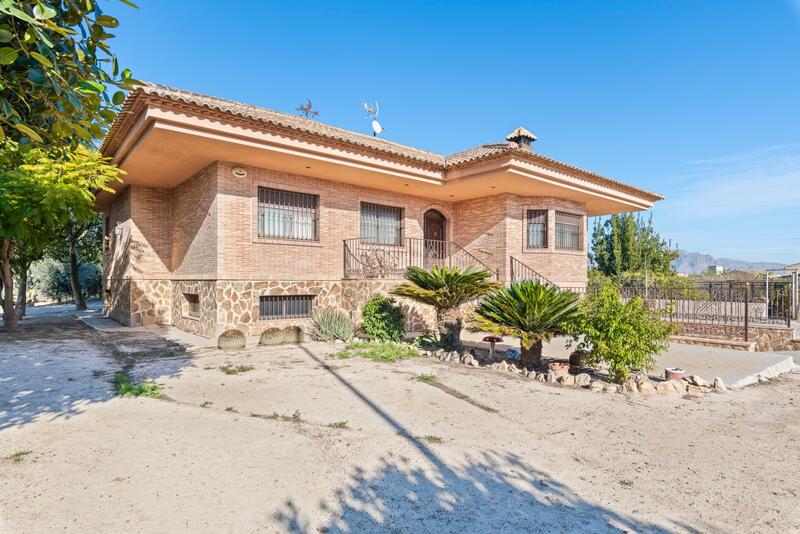 3 спальная комната Деревенский Дом продается