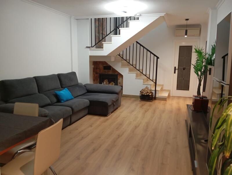 3 Schlafzimmer Stadthaus zu verkaufen