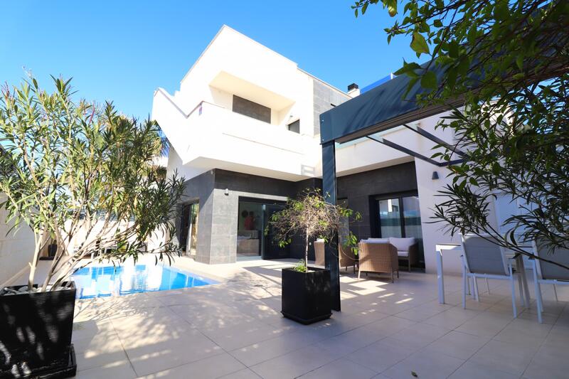 Villa til salg i Benijófar, Alicante