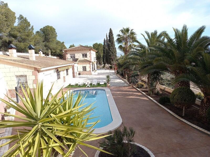 вилла продается в Monóvar, Alicante