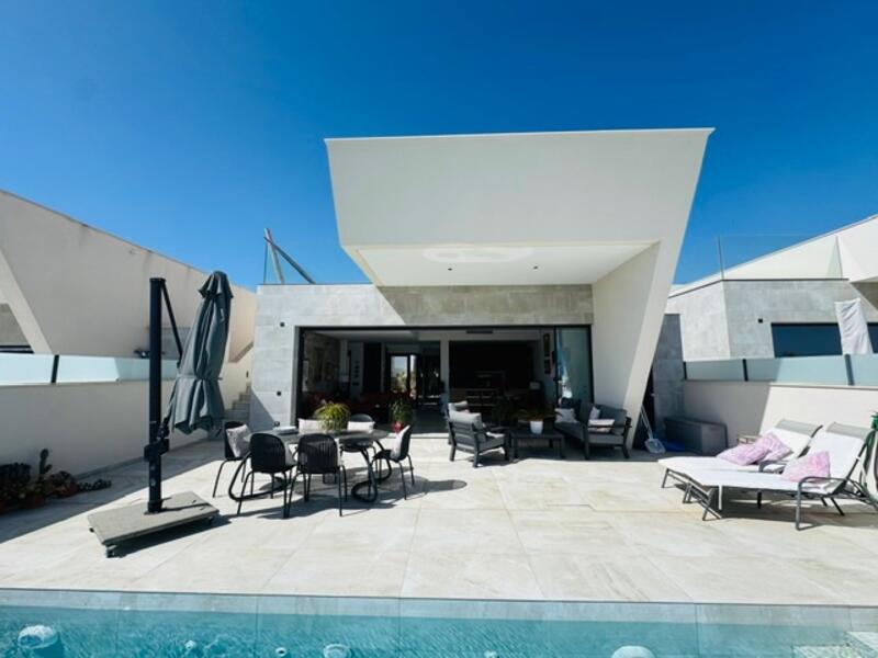 Villa til salgs i Ciudad Quesada, Alicante