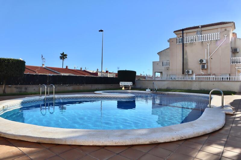 2 Cuarto Adosado en venta
